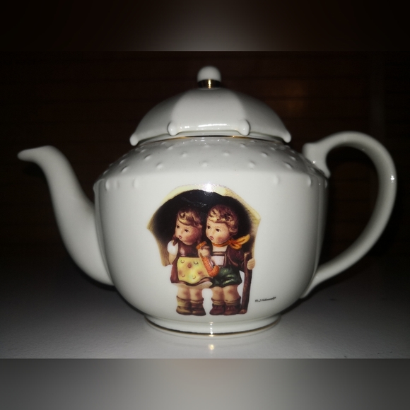 Porcelain Tea Set - Picture 10 of 13